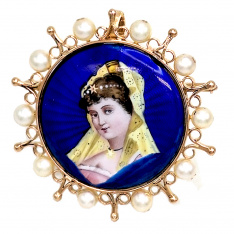 Brooch/Pendant with Hand-painted Enamel Portrait and Pearl Frame | 14k